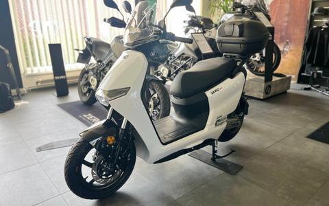 ZERO 26MY LS1 EU LI 3.7 Pearl White