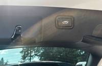 Detailansicht des Armaturenbretts mit einem Bedienelement.