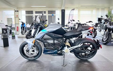 ZERO 25MY FST STRT S EU LI 14.4 Silver Met A1