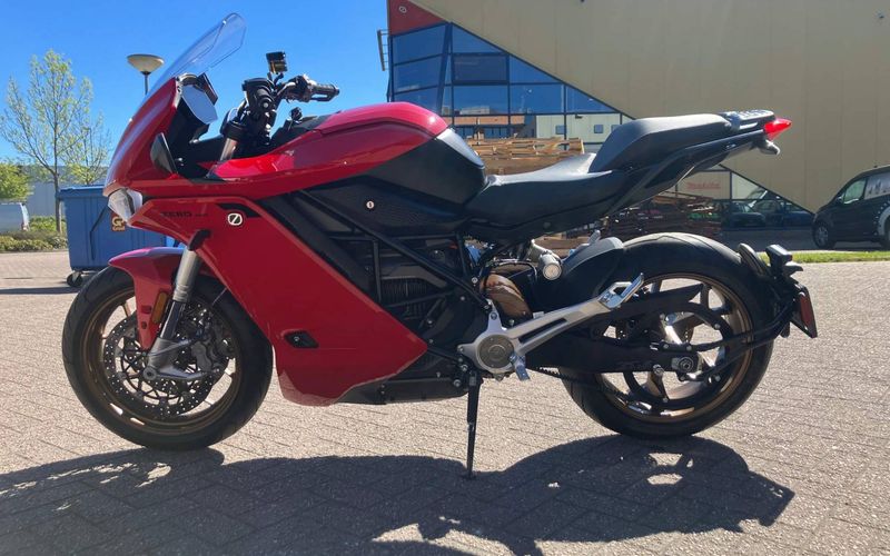 ZERO 24MY FST STREET SR/S EU ZF17.3 RED