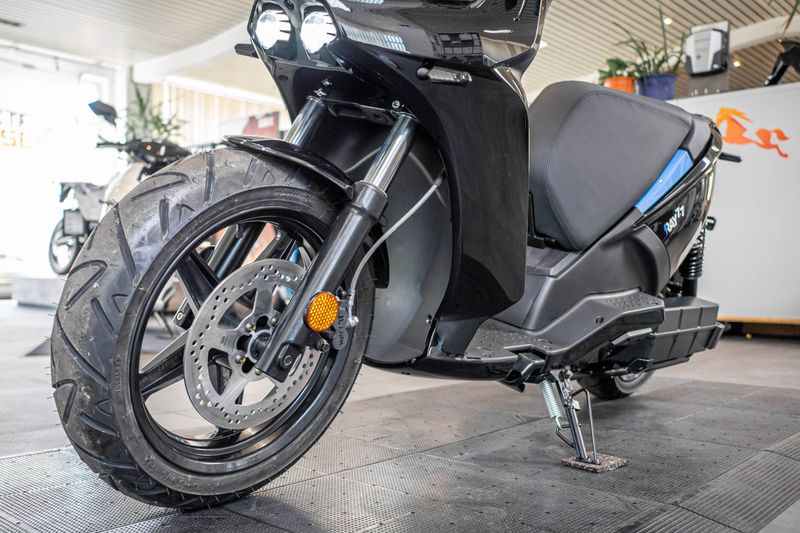 7.7 Advance Metallic Dark 1,8 kW TYP2