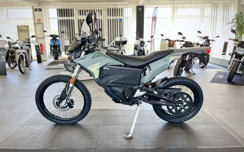 ZERO 24MY XMX FX EU INTEGR ZF 7.2 Slate-Green