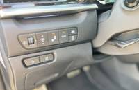 Nahaufnahme der Bedienelemente der Mittelkonsole eines KIA E-Niro.