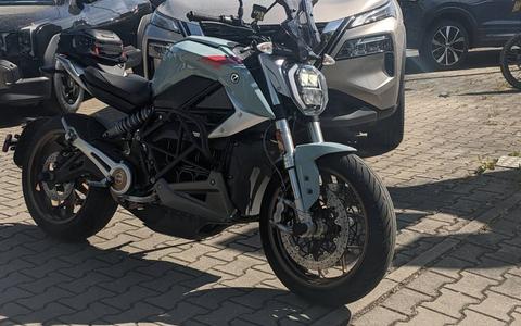 ZERO 20MY SR/F EU ZF14.4 Standard *Top gepflegt*