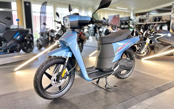 Askoll NGS2 2.8 Azure MY2022, 45km/h 2 Akkus