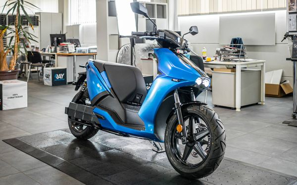 RAY 7.7 Premium Electric Blue 3,3 kW TYP2