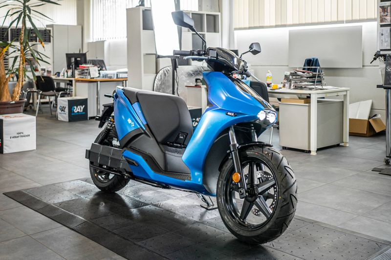 7.7 Premium Electric Blue 3,3 kW TYP2